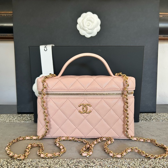 CHANEL (26P) Slim Vanity with Chain Caviar Leather fits Large IPhone - Picture 4 of 16